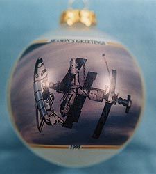 Atlantis/Mir Docking Ornament