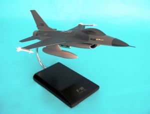 F-16A FALCON 1/48 
