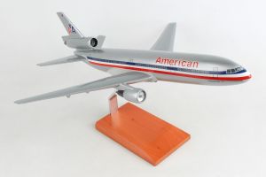  AMERICAN DC-10-30 1/100